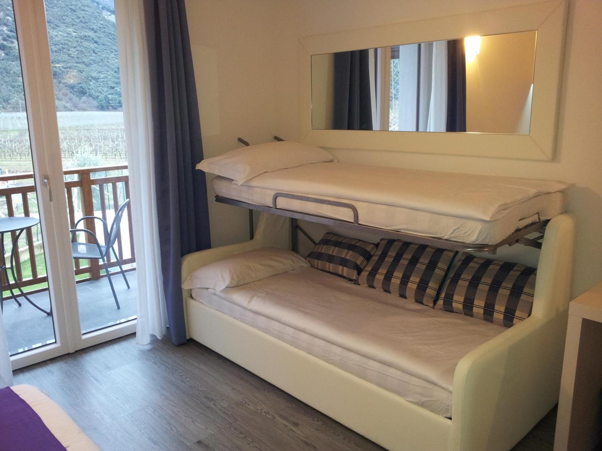 Maso Agritur Santa Lucia Bed & Breakfast Dro Cameră foto